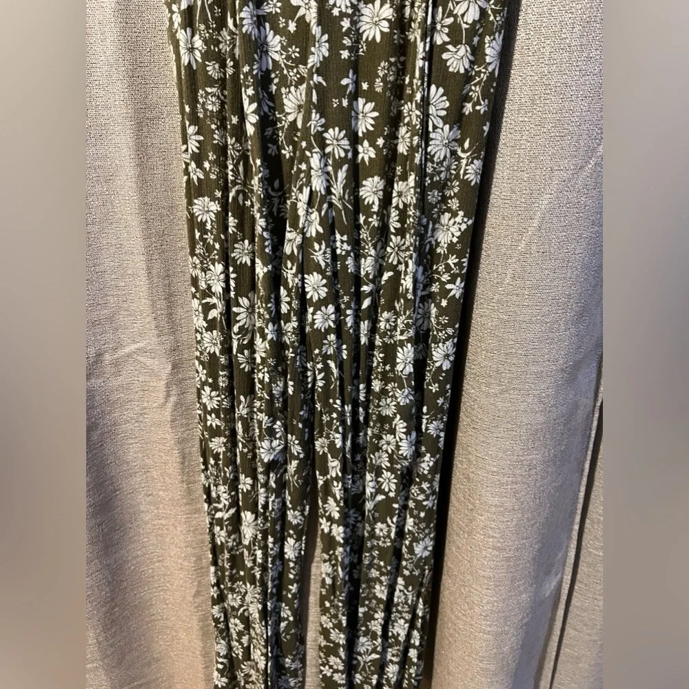 Green flowery jumpsuit - Picture 3 of 5